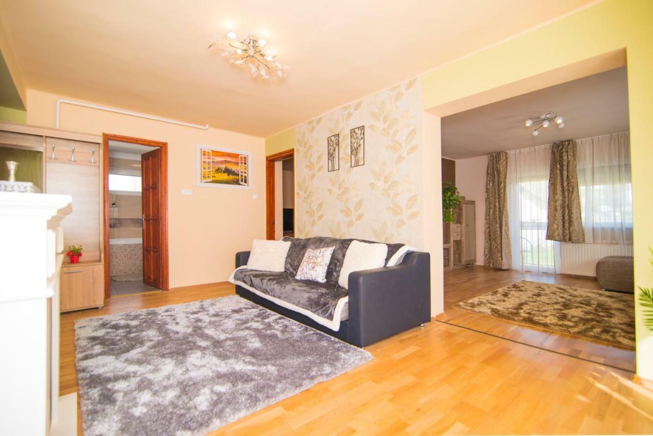 Oeskarszt Apartman Urkut Exterior photo